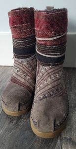 Womens Toms "soft" Boots Size 8